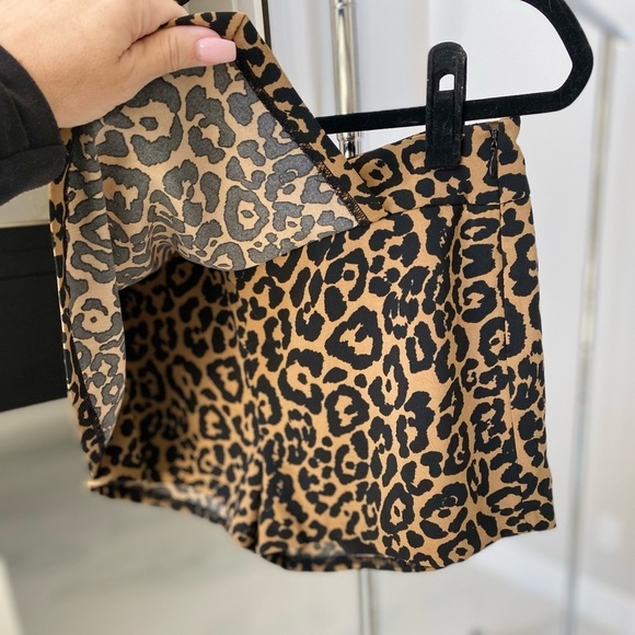Leopard Black and Tan skirt skort shorts Guess size 4 - Picture 5 of 11